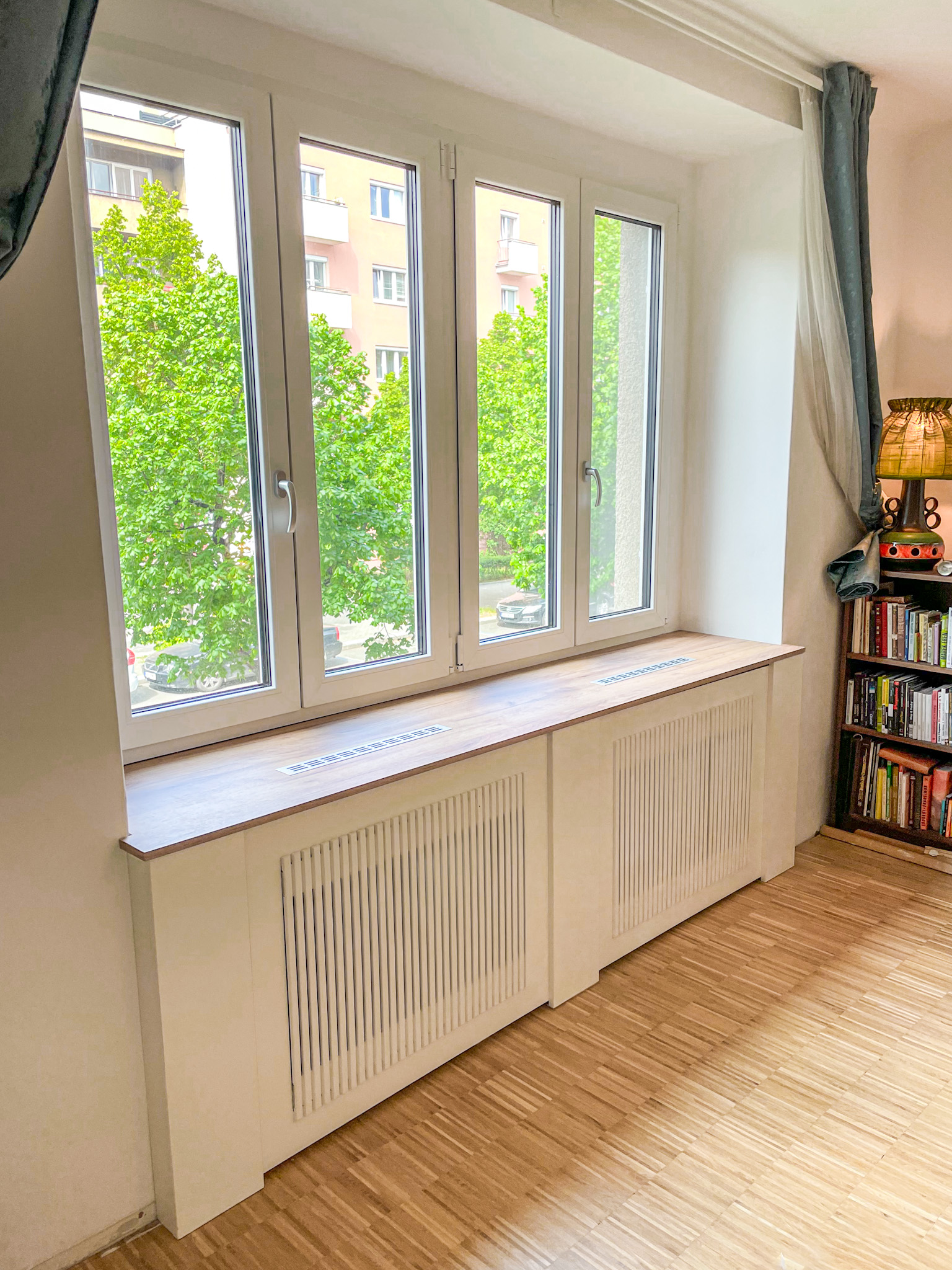 Zástěna topení a parapet